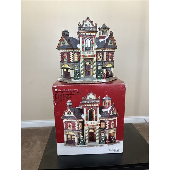 St. Nicholas Square Other - St Nicholas Square Christmas Village Firehouse 2003 in Original Box No light